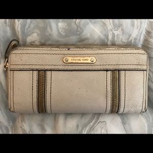 Michael Kors White Leather Wallet Gold Zippers